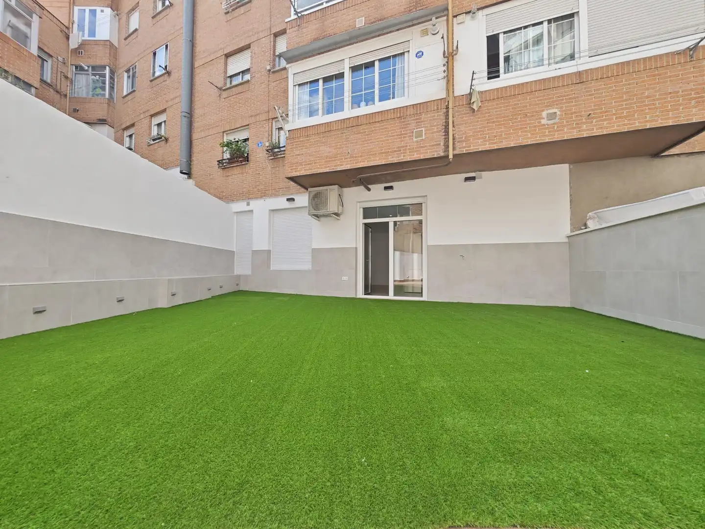 Ground floor with lift for sale in Tetuán, imagen 2