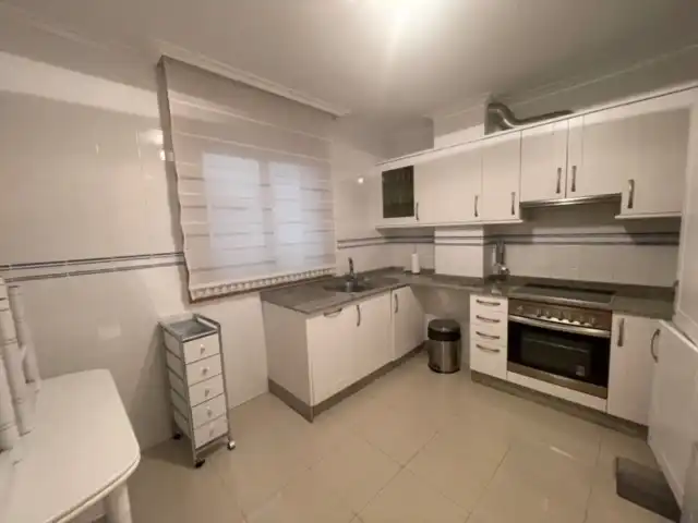 Kitchen of Flat for sale in Sanxenxo  with Air Conditioner, Heating and Private garden