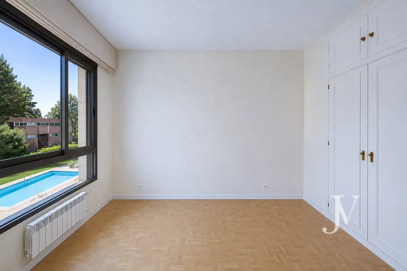 Habitación de Piso en venta en Madrid con Terraza, Trastero y Piscina comunitaria