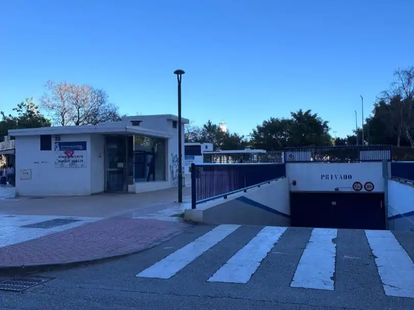 Vista exterior de Garaje de alquiler en Málaga