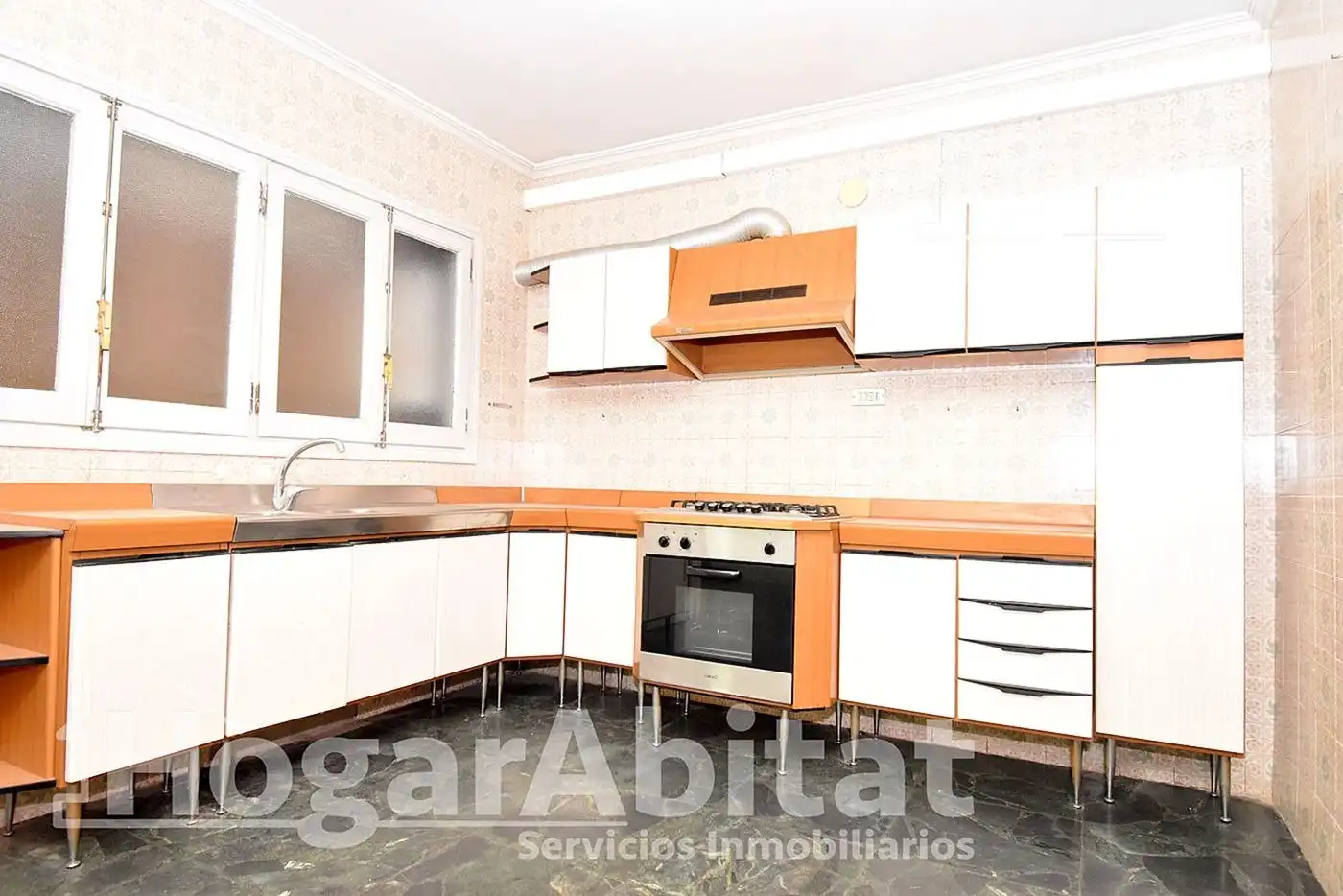 Cocina de Piso en venta en Castellón de la Plana / Castelló de la Plana con Calefacción y Balcón