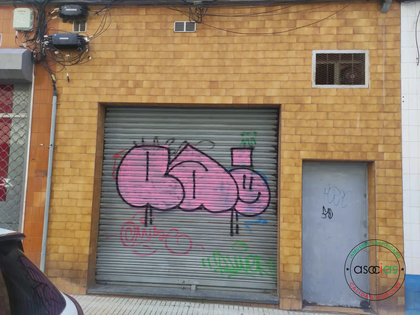Vista exterior de Local en venta en Gijón 