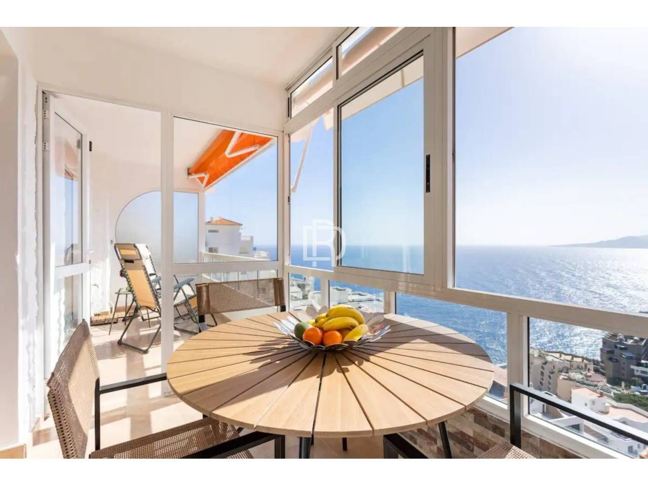 Exterior view of Flat to rent in El Rosario  with Air Conditioner, Terrace and Furnished