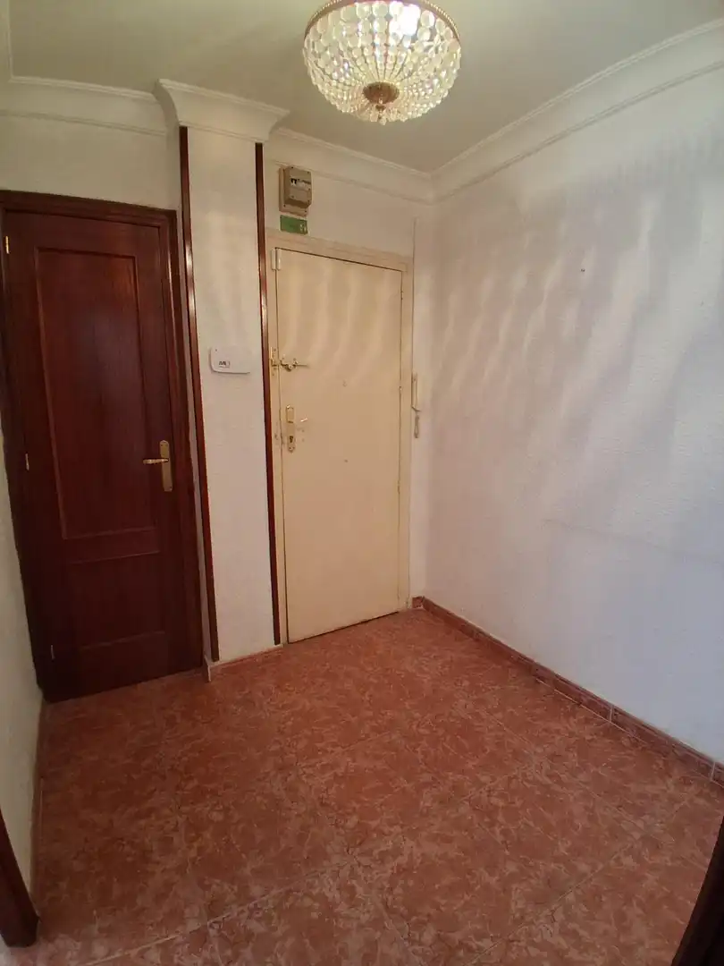 Piso en venta en Calle JUAN SEBASTIAN ELCANO, Feria