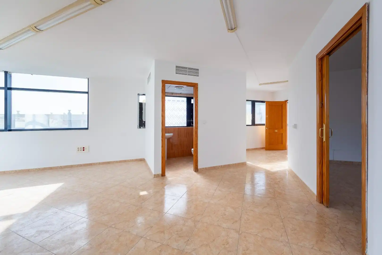 Büro zur Miete in Vícar