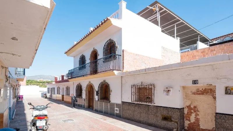 Vista exterior de Casa adosada en venda en Vélez-Málaga