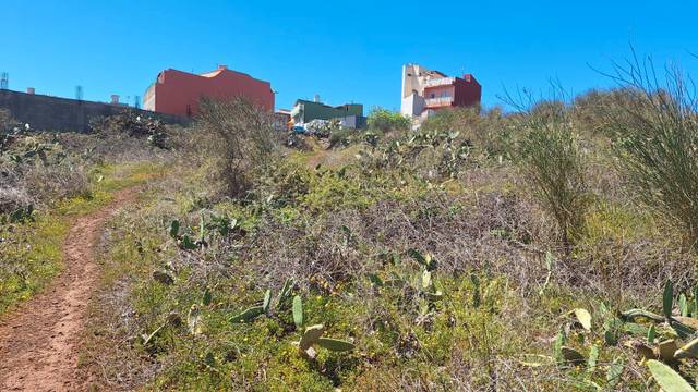 Terreno residencial en Venta en Calle Tahodio en Los Baldíos - Geneto - Guajara