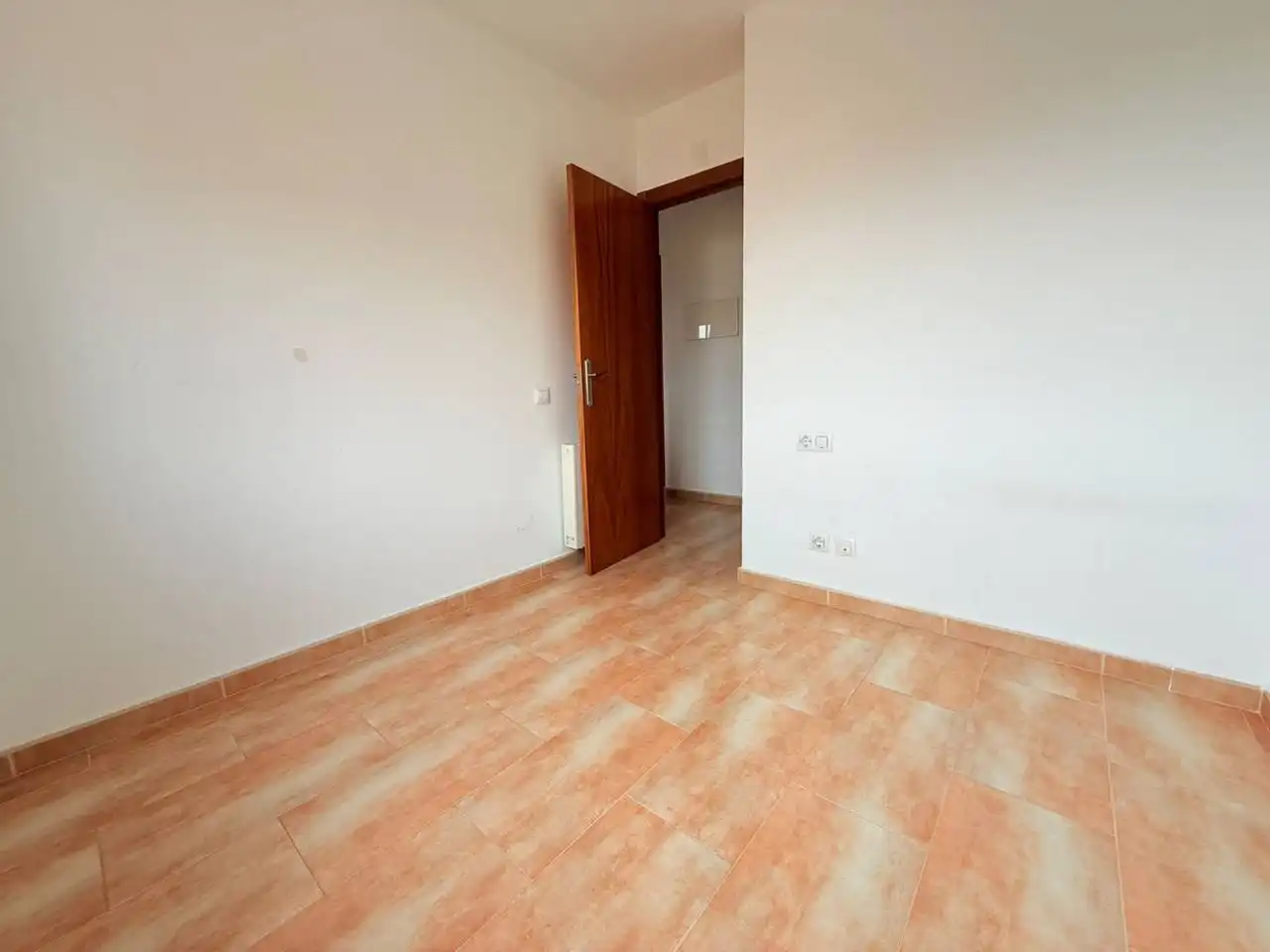 Dormitori de Pis en venda en Riells i Viabrea amb Calefacció, Terrassa i Balcó