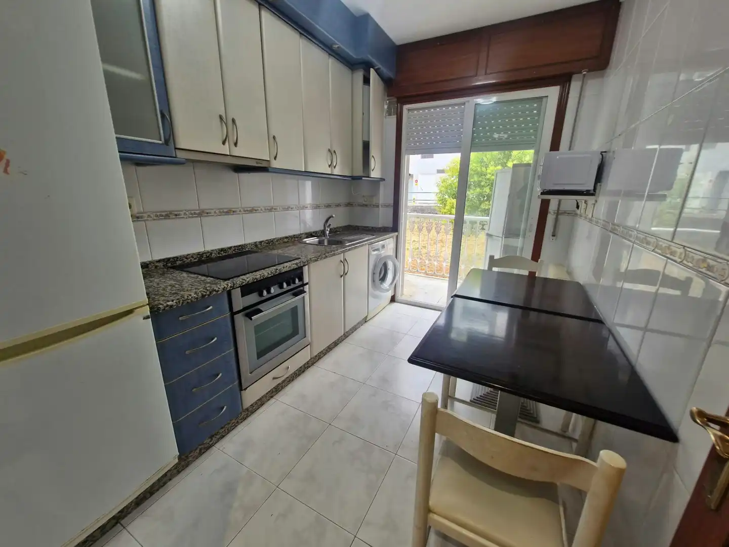 Cuina de Apartament en venda en Barbadás amb Calefacció, Parquet i Moblat