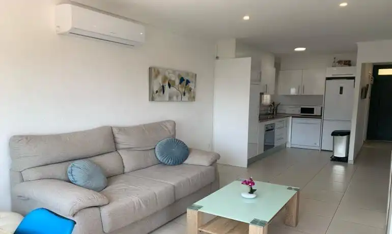 Wohnzimmer von Wohnungen zum Verkauf in Roses mit Klimaanlage, Heizung und Terrasse