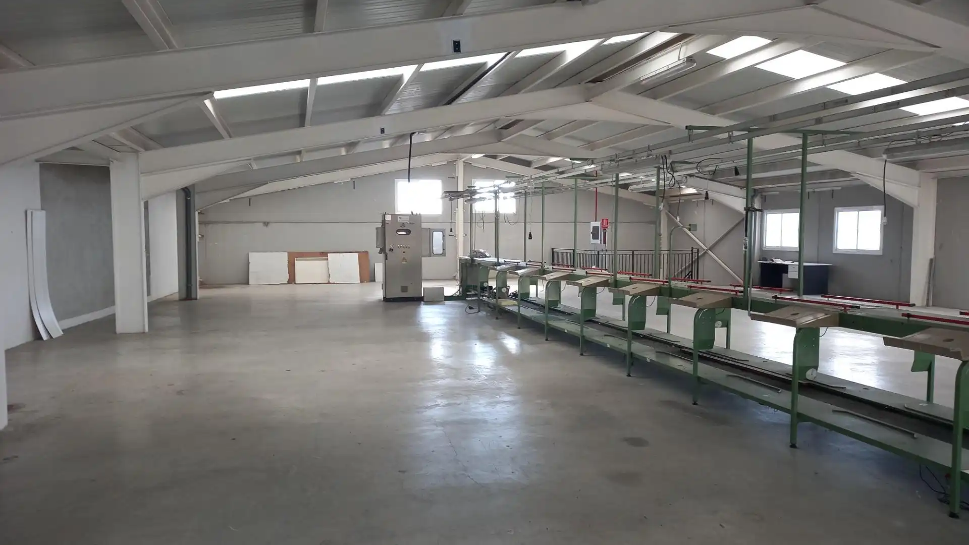 Fabrikhallen zur Miete in Aspe