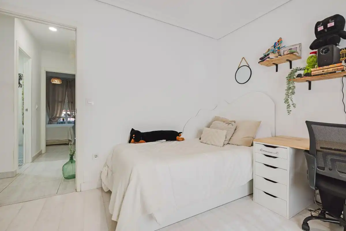 Habitación de Piso en venta en Sevilla con Aire acondicionado, Calefacción y Trastero