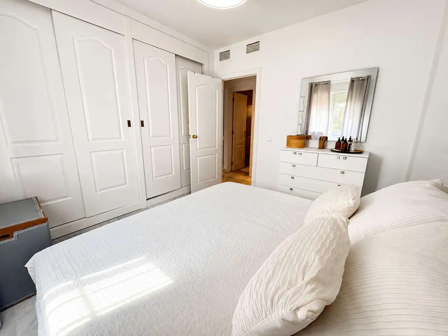 Habitación de Planta baja en venta en Manilva con Jardín privado, Terraza y Trastero