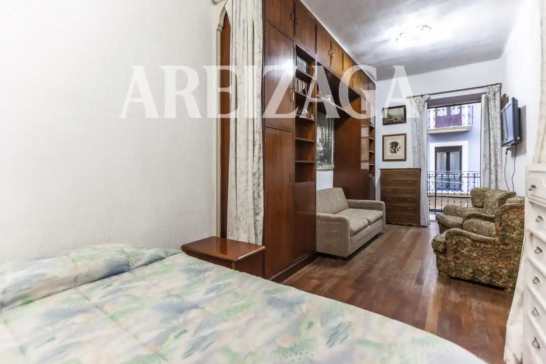 Habitación de Piso en venta en Donostia - San Sebastián  con Calefacción y Balcón