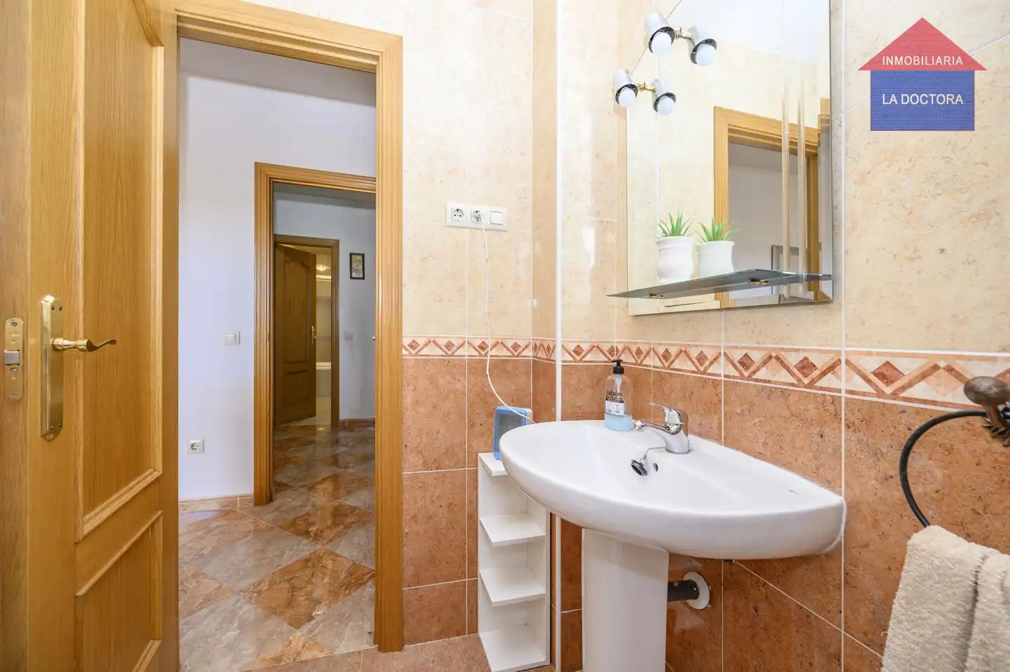 Baño de Piso en venta en Valmojado con Aire acondicionado, Calefacción y Terraza