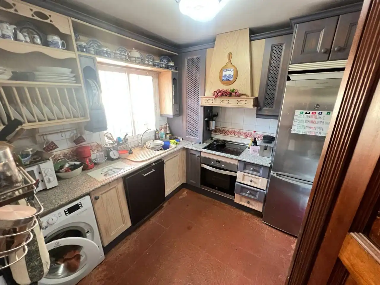 Cuina de Casa adosada en venda en Estepona amb Jardí privat, Terrassa i Moblat