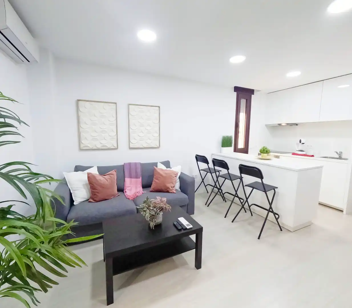 Living room of Flat for sale in Santa Cruz de Tenerife  with Air Conditioner, Parquet flooring and Storage room