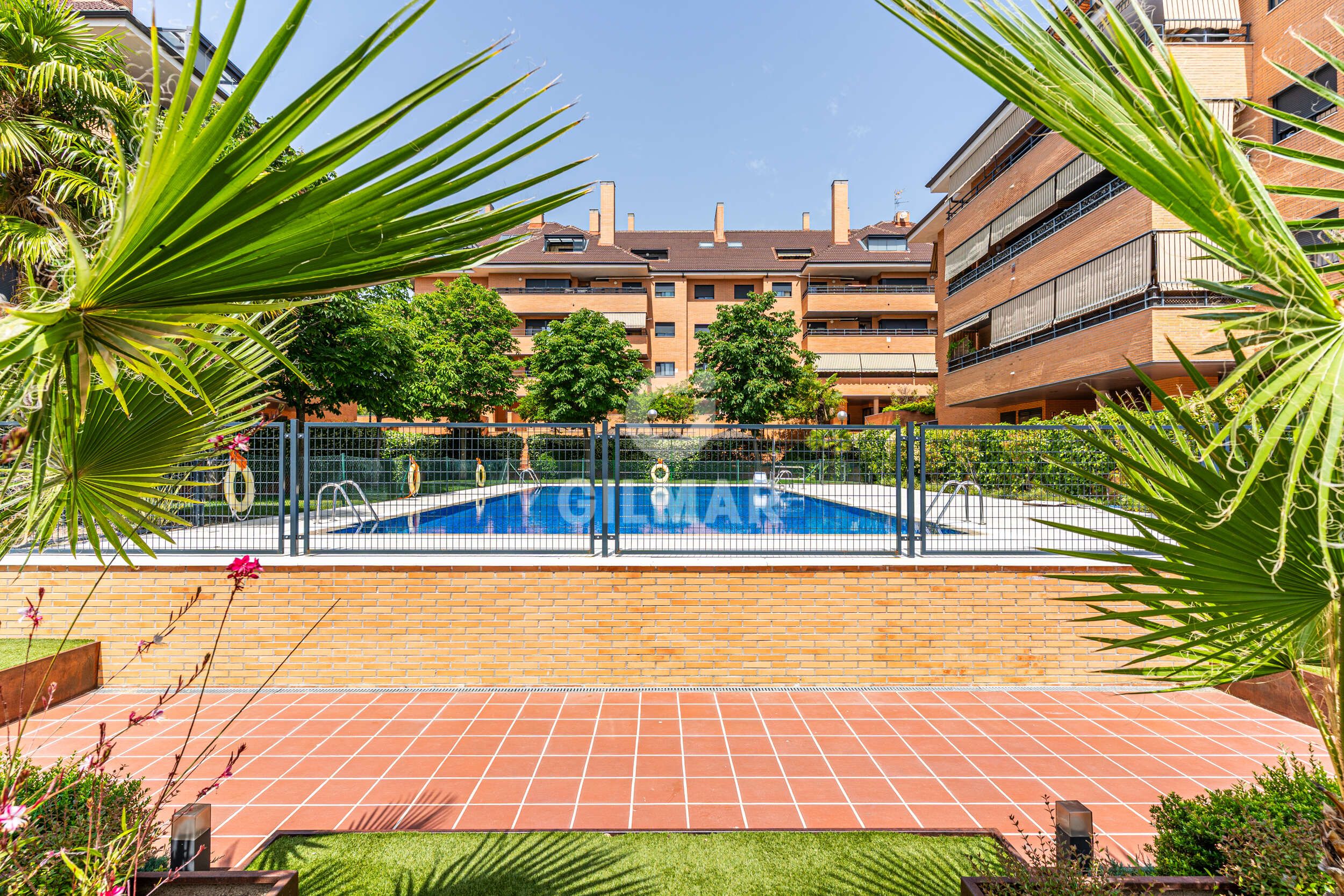 Piscina de Pis en venda en Boadilla del Monte amb Calefacció, Traster i Piscina