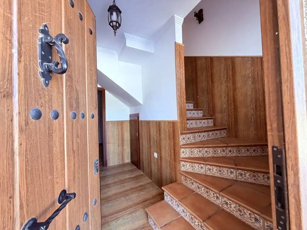 Casa o chalet de alquiler en Periana con Terraza y Piscina