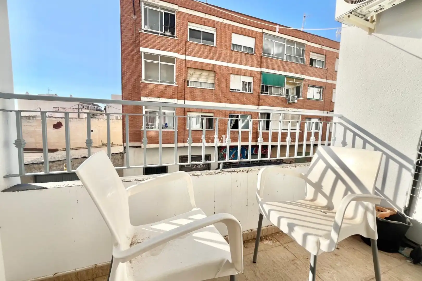 Terrassa de Pis de lloguer en Torrevieja amb Aire condicionat, Calefacció i Piscina