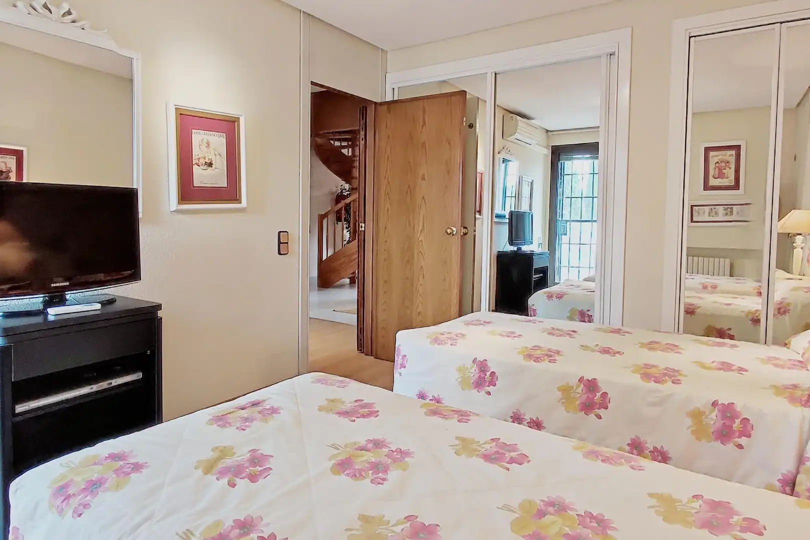 Bedroom of Houses for sale in L'Eliana  with Air Conditioner, Heating and Private garden