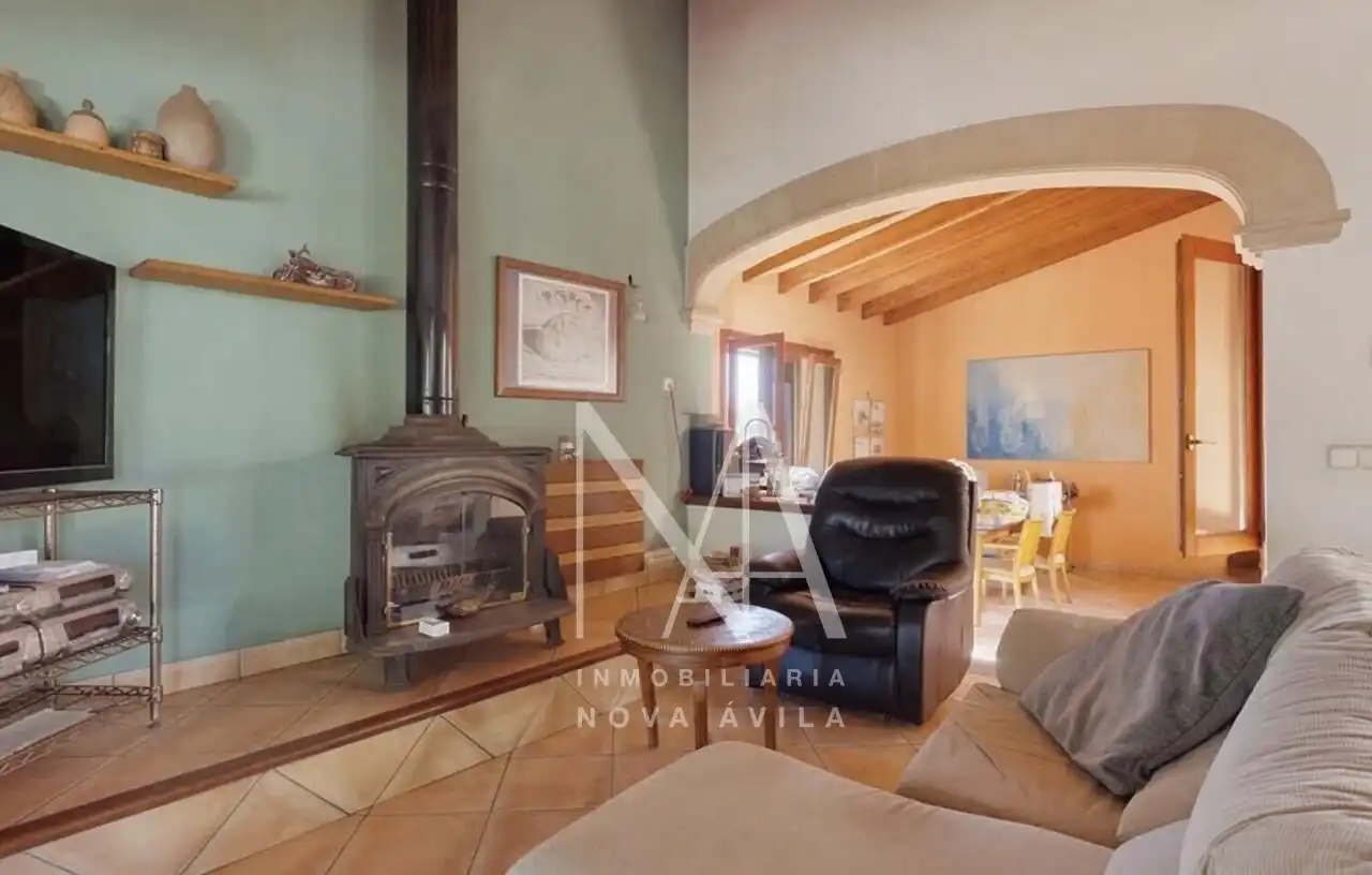 Country house with garden for sale in Llucmajor pueblo, imagen 7