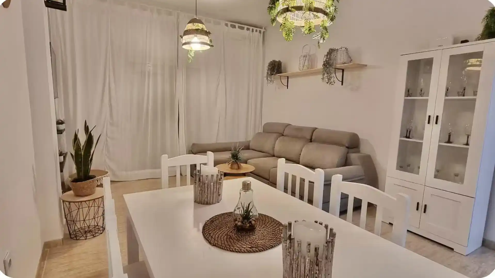 Sala de estar de Piso en venta en Roquetas de Mar con Aire acondicionado, Amueblado y Balcón