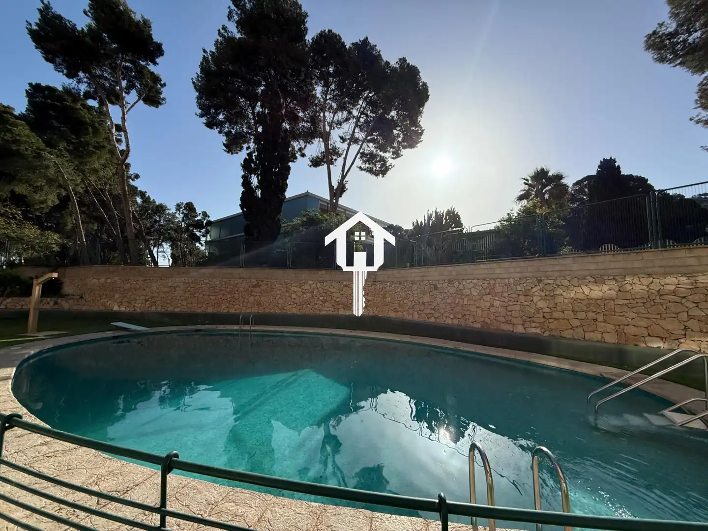 Piscina de Pis en venda en Alicante / Alacant amb Aire condicionat, Jardí privat i Terrassa