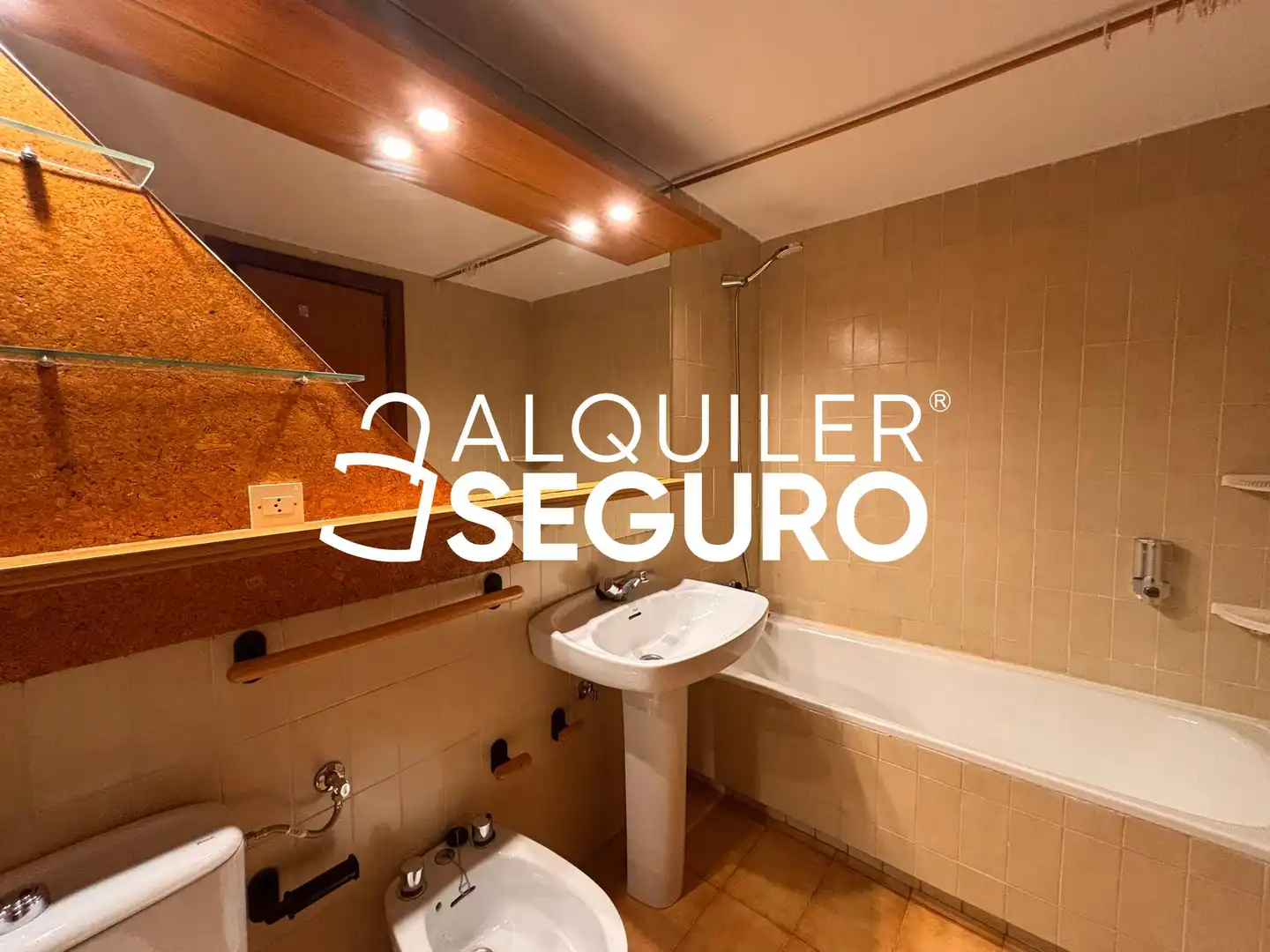 Bathroom of Flat for rent in Madrid  with Heating and Terrace