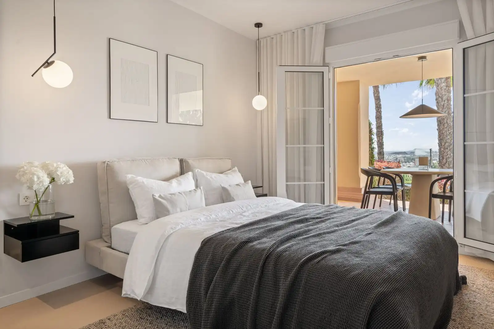 Habitación de Apartamento en venta en Marbella con Terraza, Amueblado y Piscina comunitaria