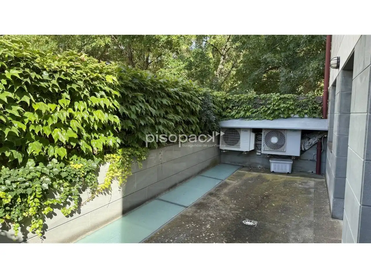 Vista exterior de Casa o xalet en venda en Tafalla amb Aire condicionat, Calefacció i Jardí privat