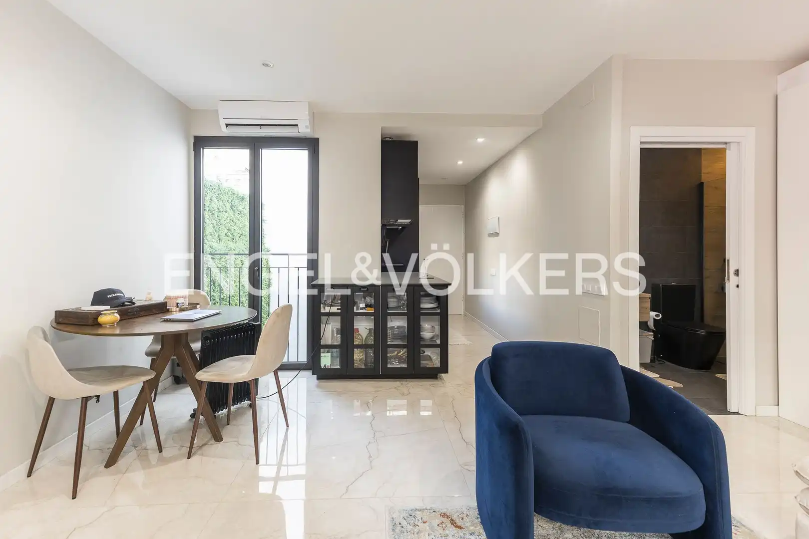 Sala d'estar de Casa o xalet en venda en Barcelona amb Aire condicionat, Calefacció i Terrassa