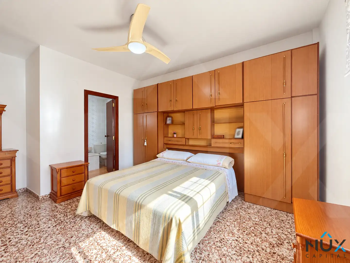 Dormitori de Casa o xalet en venda en Paterna amb Aire condicionat, Calefacció i Jardí privat