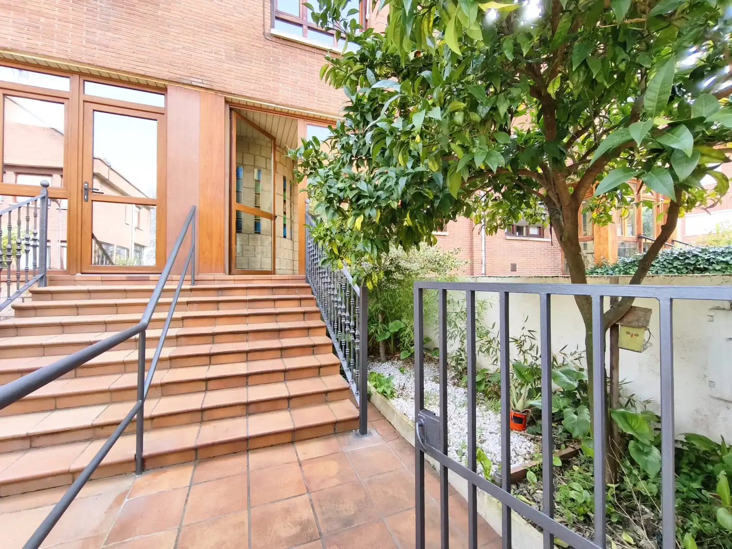 Casa o xalet en venda en  Logroño amb Calefacció, Jardí privat i Parquet