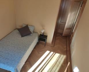 Bedroom of Flat to share in  Madrid Capital  with Heating, Furnished and Oven