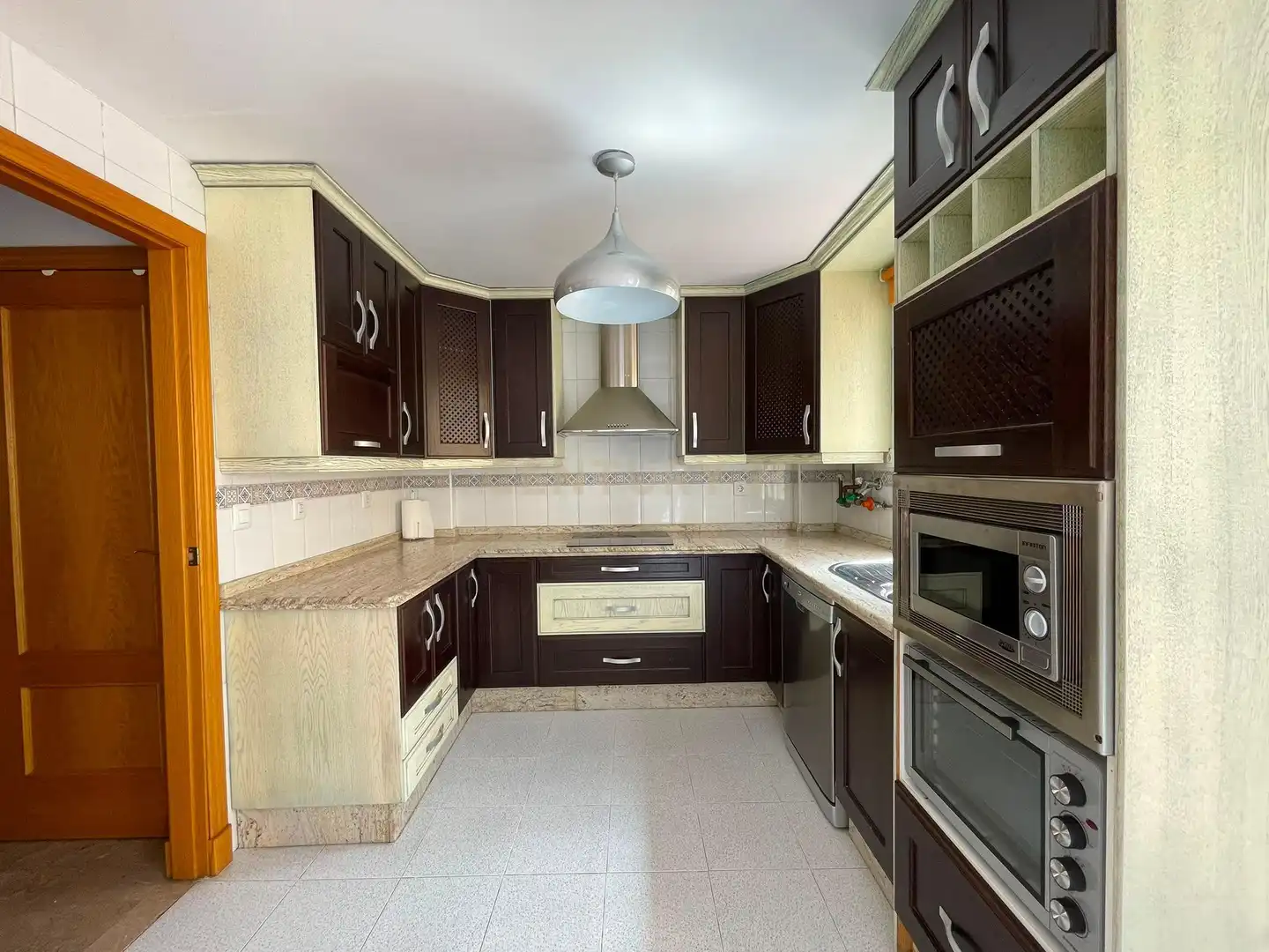 Kitchen of Houses for rent in Armilla  with Air Conditioner and Washing machine