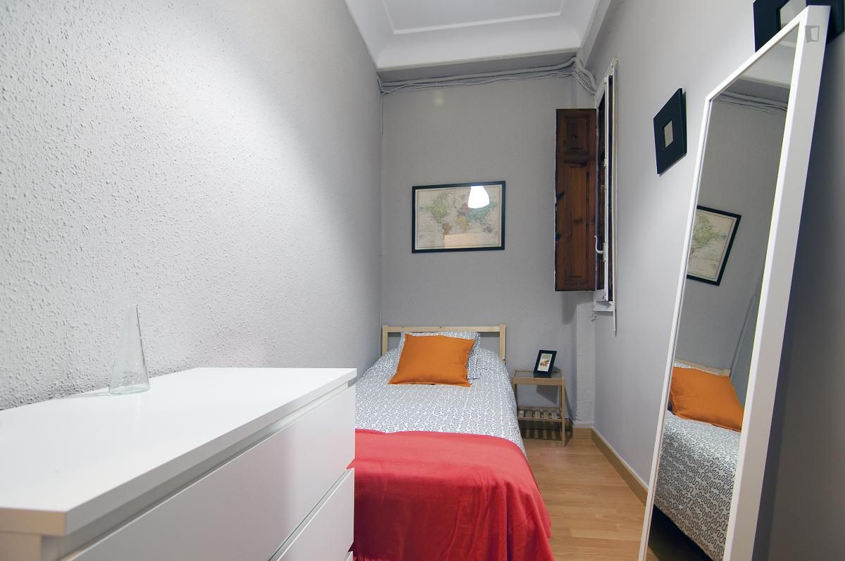Apartment to share in El Botànic