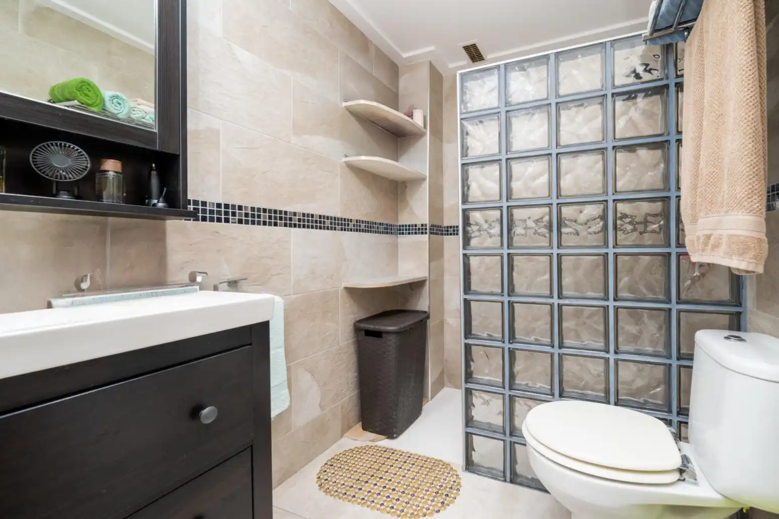 Bathroom of Flat for sale in Capdepera  with Air Conditioner, Heating and Parquet flooring