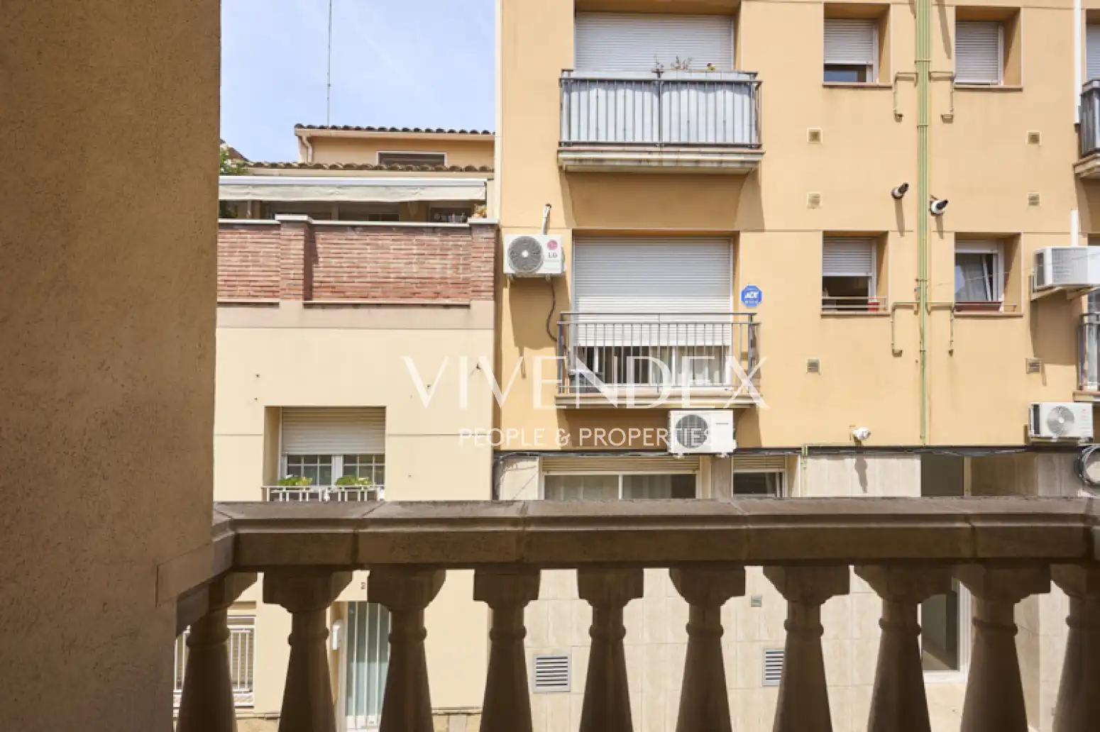 Exterior view of Houses for sale in Sant Vicenç Dels Horts  with Terrace
