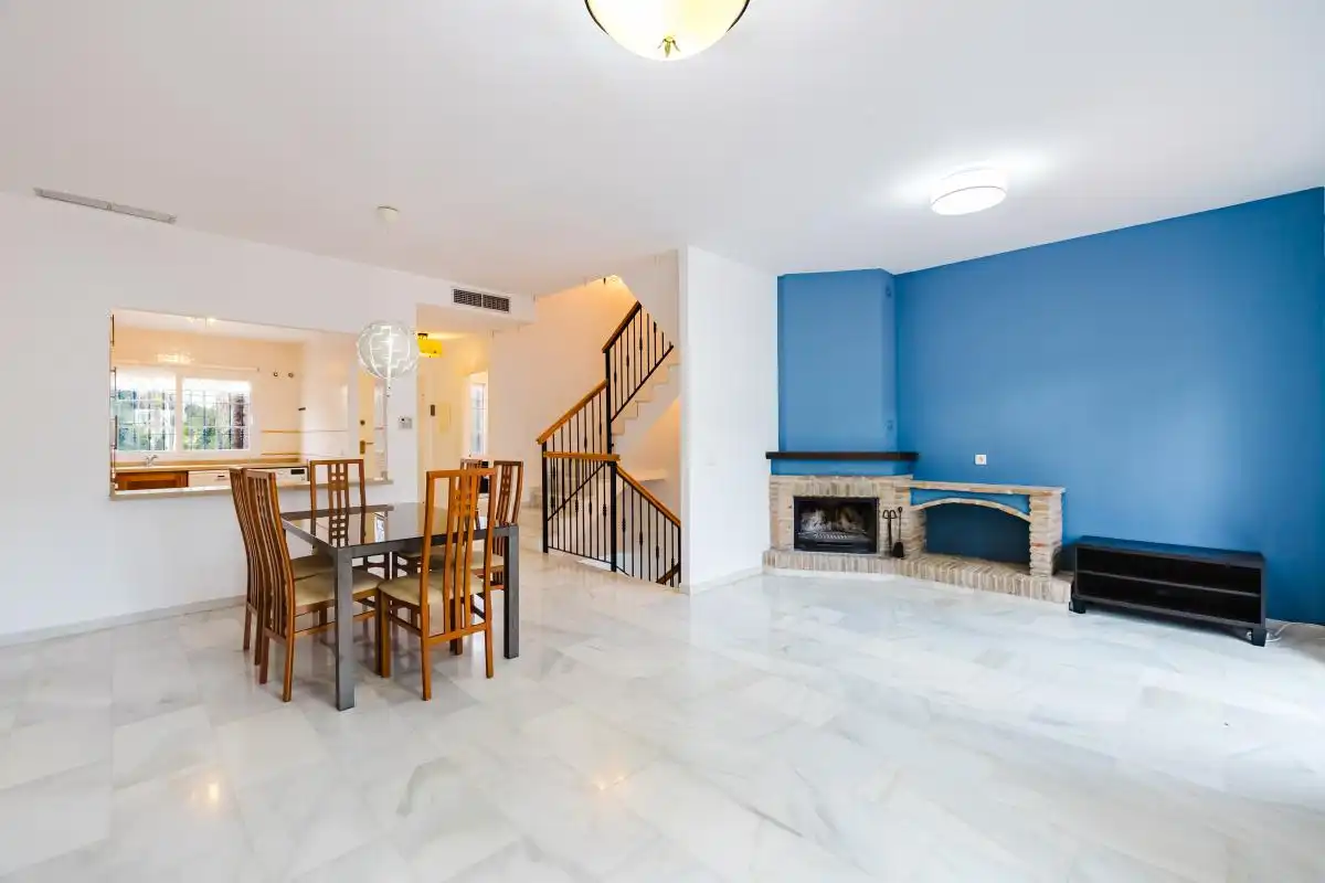 Menjador de Casa adosada en venda en Alhaurín de la Torre amb Aire condicionat, Calefacció i Jardí privat