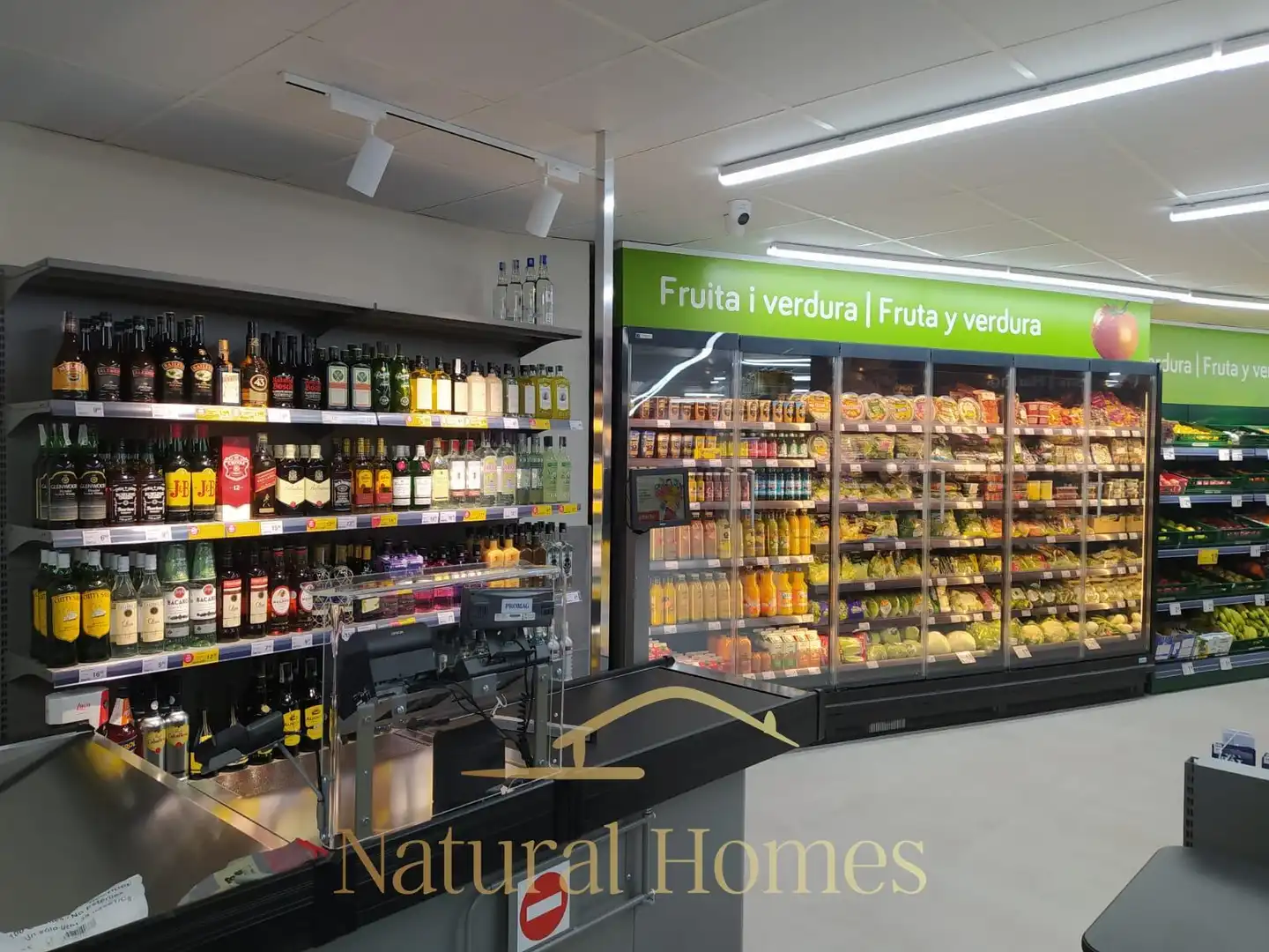 Local comercial en venda a Urbanitzacions