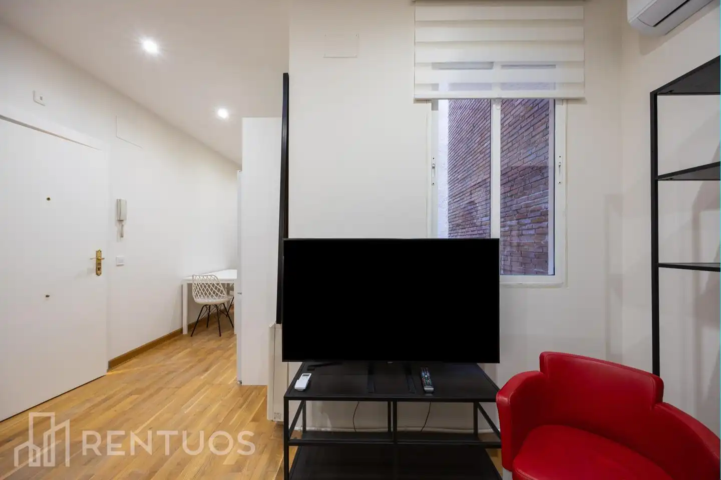 Living room of Flat for rent in Madrid  with Air Conditioner, Heating and Furnished
