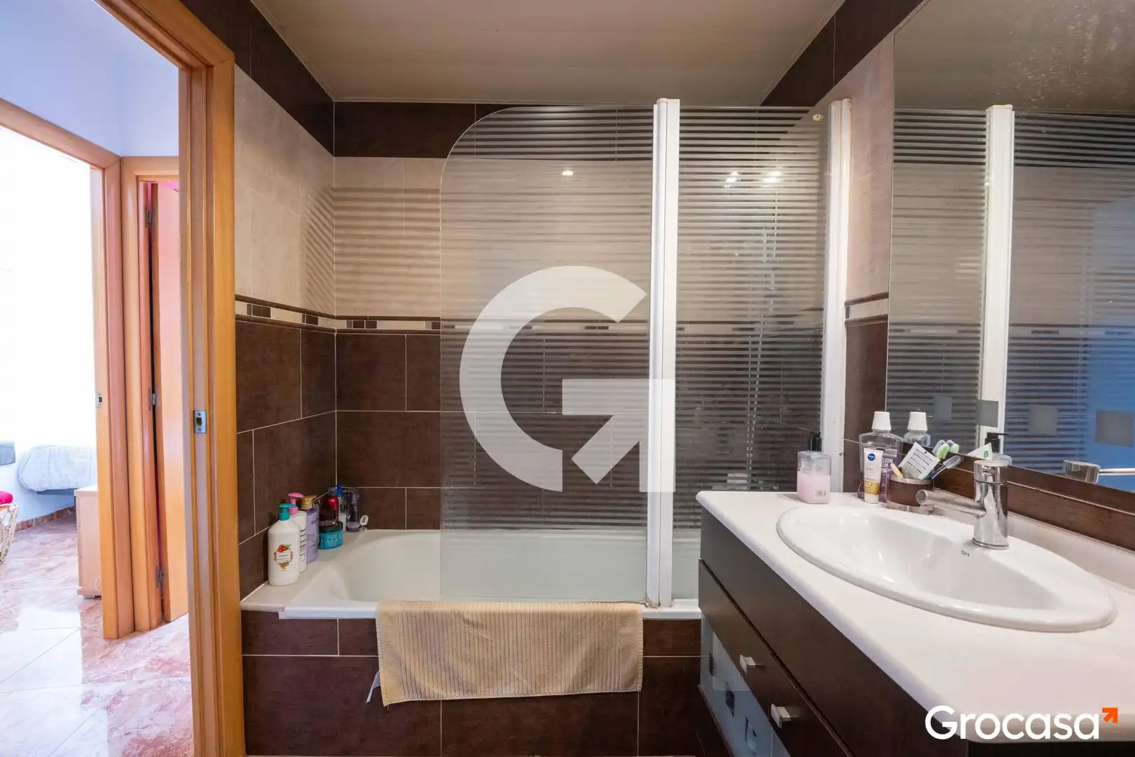 Baño de Piso en venta en Mataró con Calefacción, Horno y TV
