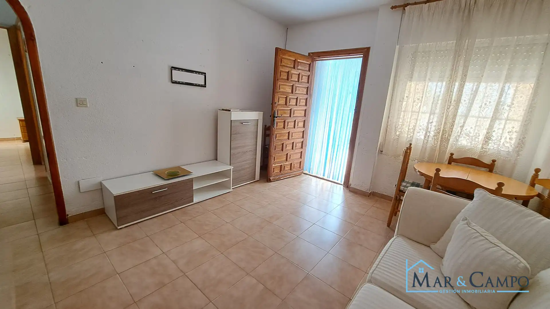 Sala d'estar de Casa o xalet en venda en Los Alcázares amb Jardí privat i Moblat