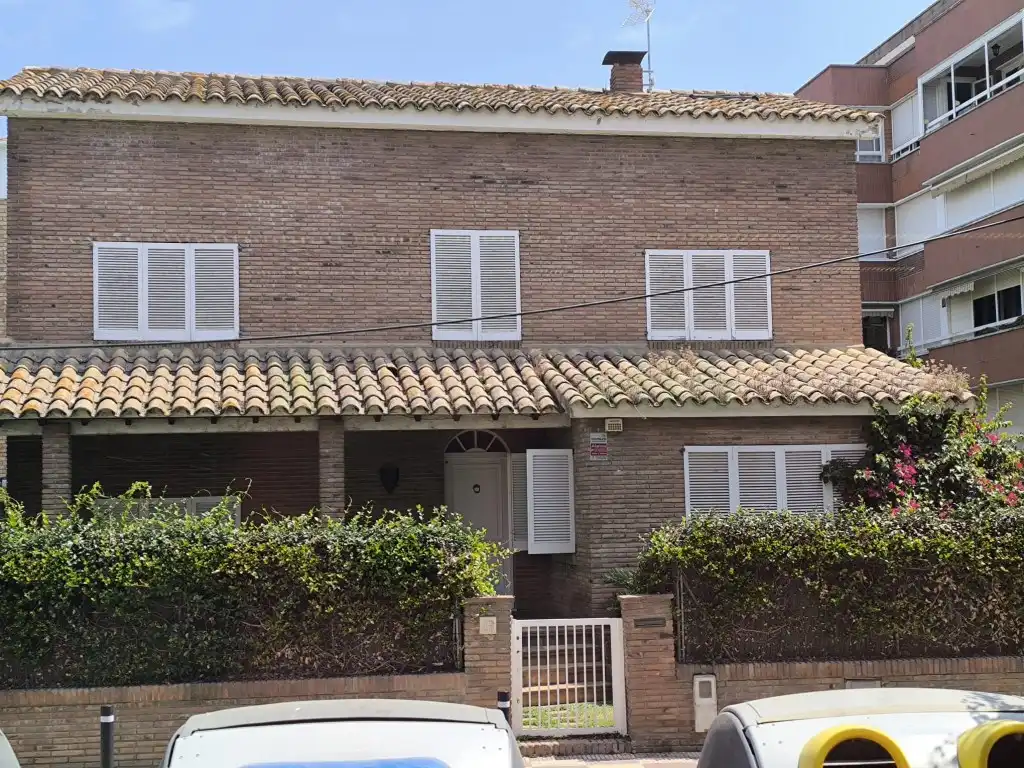 Vista exterior de Casa o xalet en venda en Pineda de Mar