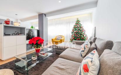 Living room of Flat for sale in  Madrid Capital  with Air Conditioner, Heating and Private garden