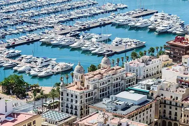 Vista exterior de Àtic en venda en Alicante / Alacant amb Terrassa, Balcó i Piscina comunitària