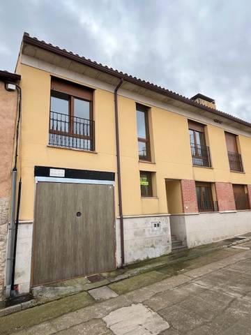 Casa-chalet en Venta en Calle Montenegron en Corcos
