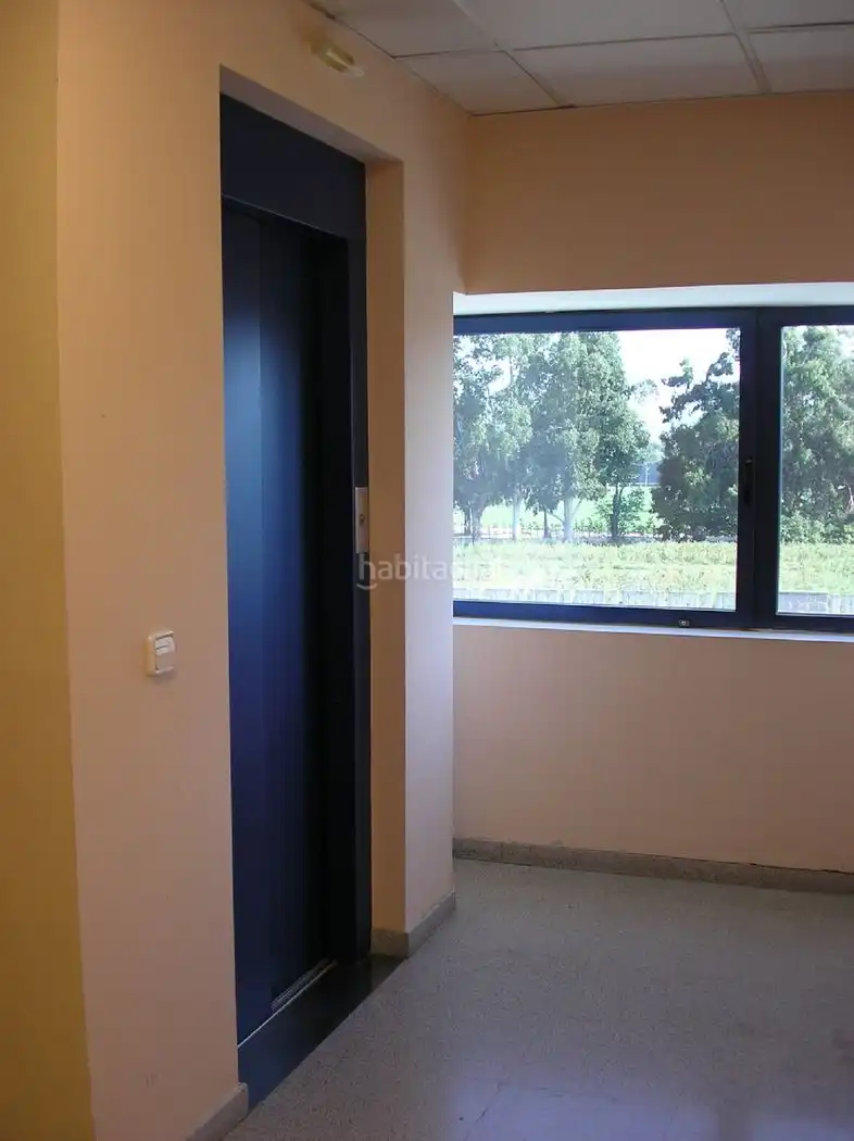 Bureau avec ascenseur à louer à Carrer de Salt 21, imagen 4