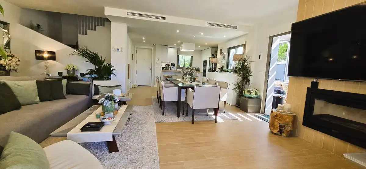 Comedor de Casa adosada en venta en Mijas con Aire acondicionado, Calefacción y Jardín privado